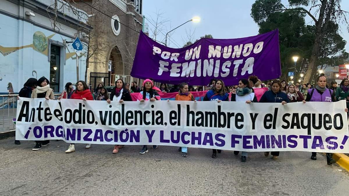 La movilización partió desde el Monumento a San Martín. Fuente: (Facebook)