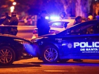 Escándalo en Santa Fe: policías reclamaron por mejoras salariales y se enfrentaron con otros efectivos