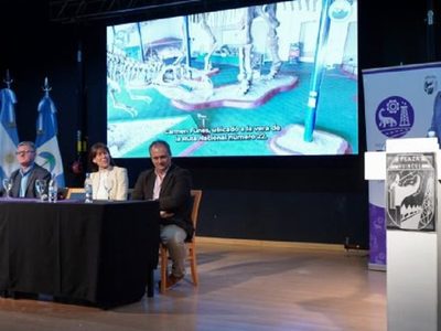 Rolando Figueroa firmó convenios para obras por más de 10.000 millones de pesos