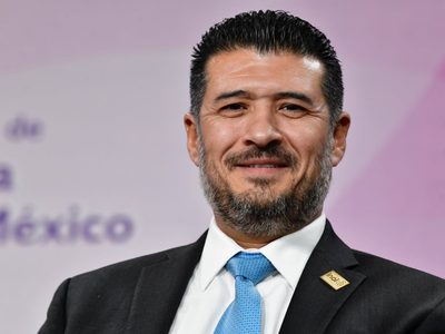 Adrián Alcalá es el nuevo presidente del INAI