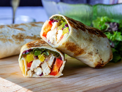 Burritos de pollo con vegetales y masa integral: una locura de sabor para resolver tu próxima cena y comer algo distinto