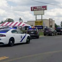 Tiroteo en tienda de comestibles deja tres muertos y 10 heridos en sur de Arkansas
