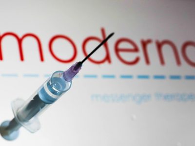 La estratégica ventaja por la que la vacuna de Moderna superaría a la de Pfizer