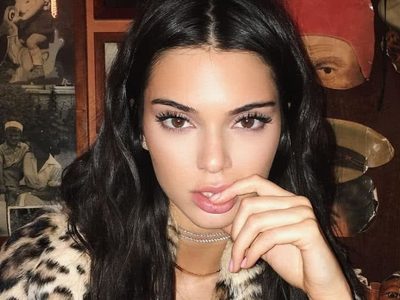 ¡Igualita a sus hermanas! Kendall Jenner derritió a todos con una foto subida de tono ¡UF!