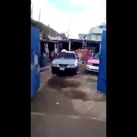 Persecución por robo en Iztapalapa termina con hallazgo de autos robados (Video)