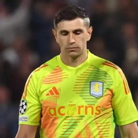 ¿Queda colgado?: la complicada situación que atraviesa Dibu Martínez en Aston Villa