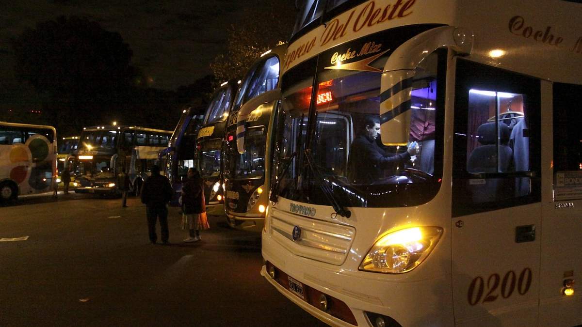 Colectivos nocturnos. Fuente: (Twitter)