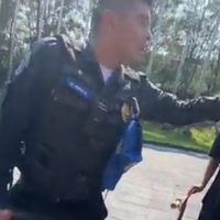 Identifican al policía que agredió a un joven por patinar en Chapultepec (Video)