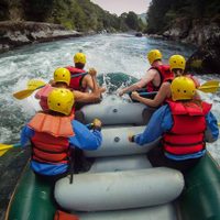 Rafting, senderismo y bosques nativos: la propuesta del Río Manso para este verano en Patagonia
