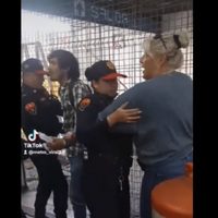 Policías se enfrentan con presuntos vagoneros en Metro Villa de Cortés; denuncian abuso (Video)