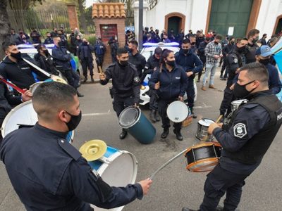 Efectivos de la Bonaerense podrían ser sancionados por las manifestaciones