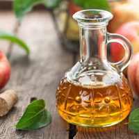 Los verdaderos beneficios del vinagre de manzana, según la ciencia, y qué advertencias tenés que conocer