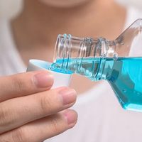 Económico y con 4 ingredientes: mirá cómo preparar el mejor enjuague bucal para combatir el mal aliento