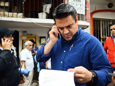Gobernador de Jalisco derrocha 1.5 mdp en los 15 de su hija; le trae DJ español