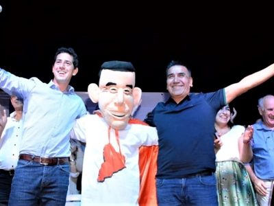 “Wado” de Pedro visitó el oeste de la capital y dio su respaldo a Ramón Rioseco