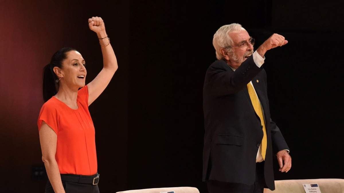 Claudia Sheinbaum y Enrique Graue, rector de la UNAM, en la Sala Nezahualcóyotl