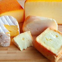 Cuidá tu bolsillo: recuperá ese queso que te olvidaste en la heladera y se puso duro con este truco de la abuela