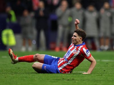 Polémica sin fin: los detalles del penal anulado a Julián Álvarez que marcó la eliminación del Atlético