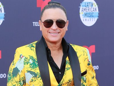 "¡Bella!" Elvis Crespo estrenó un videoclip junto a su hija y ¡acaparó todas las miradas!