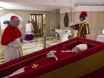 Los cardenales fijan el funeral de Francisco para el sábado, con capilla ardiente desde el miércoles
