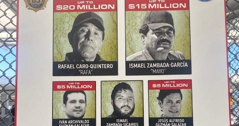 Póster con los rostros de las cabecillas del Cártel de Sinaloa