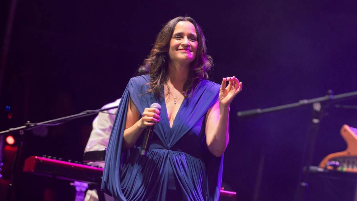 Actuación de Julieta Venegas