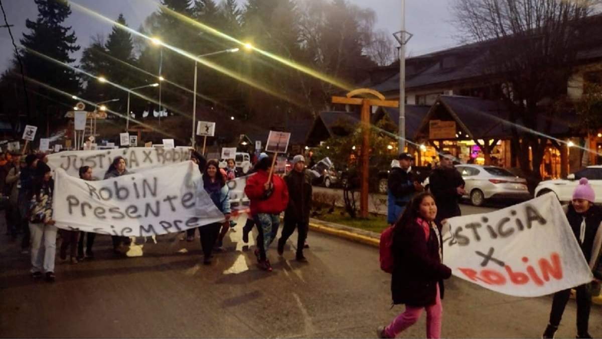 Marcha en Villa La Angostura por el crimen de Gatica. Fuente: (Facebook)