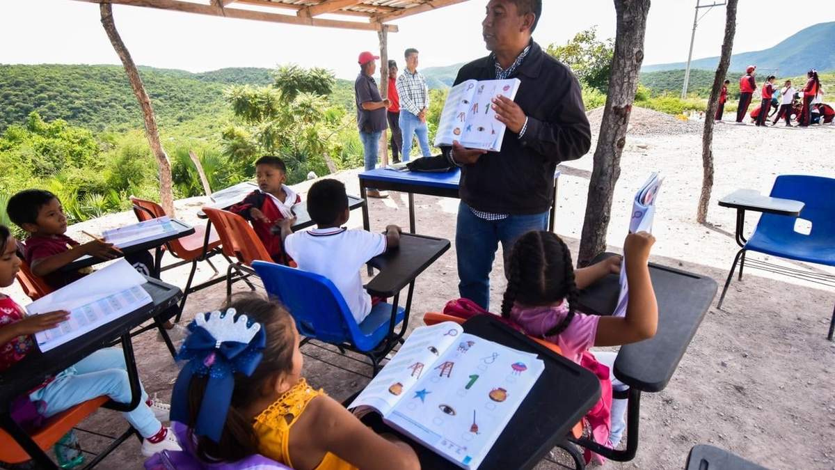 En imagen, una escuela rural en Guerrero