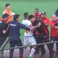 Suspenden un año en Perú a Ricardo Ortega por cabezazo a un rival (Video)