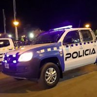 Violenta pelea callejera en la zona de clubes en Neuquén dejó un joven herido