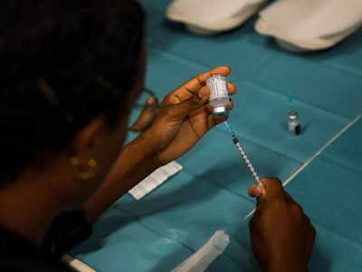 Carla Vizzotti anunciará la donación de un millón de vacunas contra el coronavirus