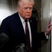 Trump pide a los iranís seguir protestando contra el régimen islámico