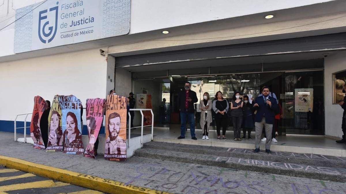 Familias y amigos protestan en la FGJ por caso Narvarte