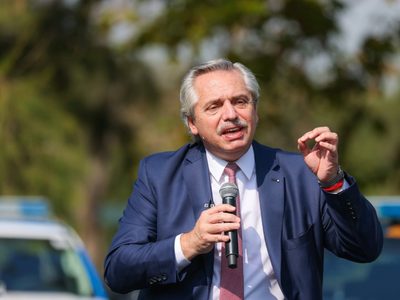 Cómo son los convenios que firmó Alberto Fernández para el desarrollo de Chubut