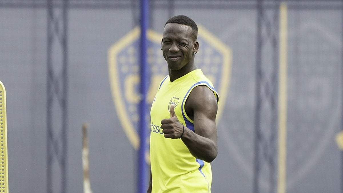 Luis Advíncula.