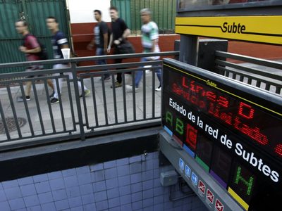 Metrodelegados del subte porteño abrirán los molinetes de la Línea C en retiro