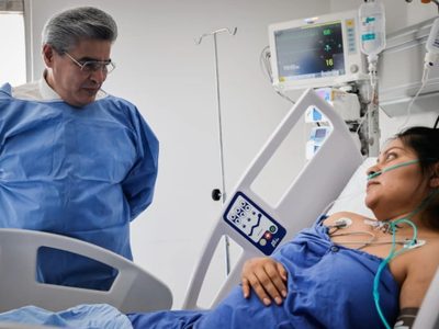 Médicos del Hospital Regional “Gral. Ignacio Zaragoza” del ISSSTE salvan a paciente y bebé tras hemorragia obstétrica