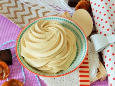 Crema de caramelo: deliciosa y con una textura perfecta para rellenar tus postres o simplemente deleitarte a cucharadas