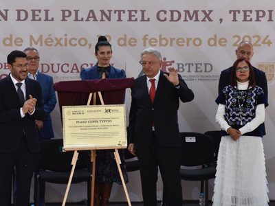 AMLO inaugura Bachillerato Tecnológico de Educación y Promoción Deportiva en Tepito