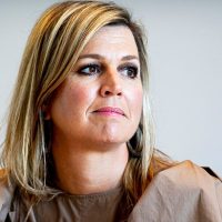El llamativo instrumento que lució la reina Máxima de Holanda en su reaparición tras las polémicas
