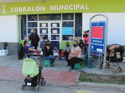Centenario: vecinos reclaman terrenos e interrumpen el acceso al corralón municipal