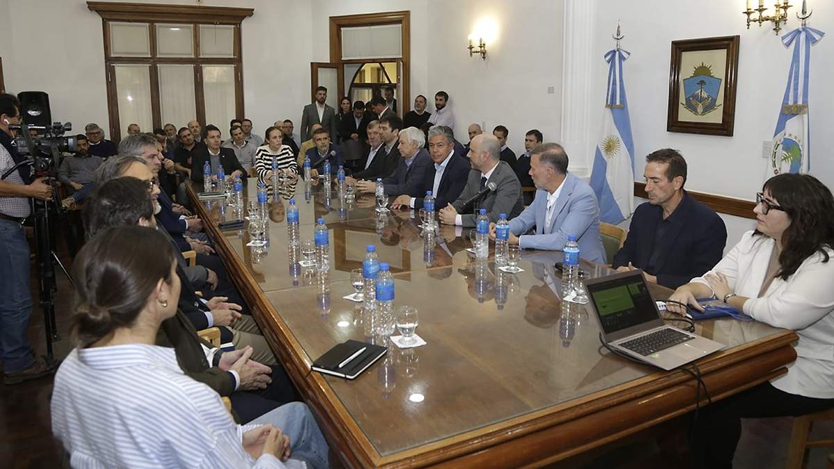 Segunda mesa de infraestructura para Vaca Muerta. Fuente: (Neuquén Informa)