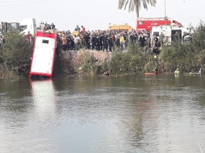 Autobús cae a un canal de agua en Egipto; al menos 19 muertos y seis heridos