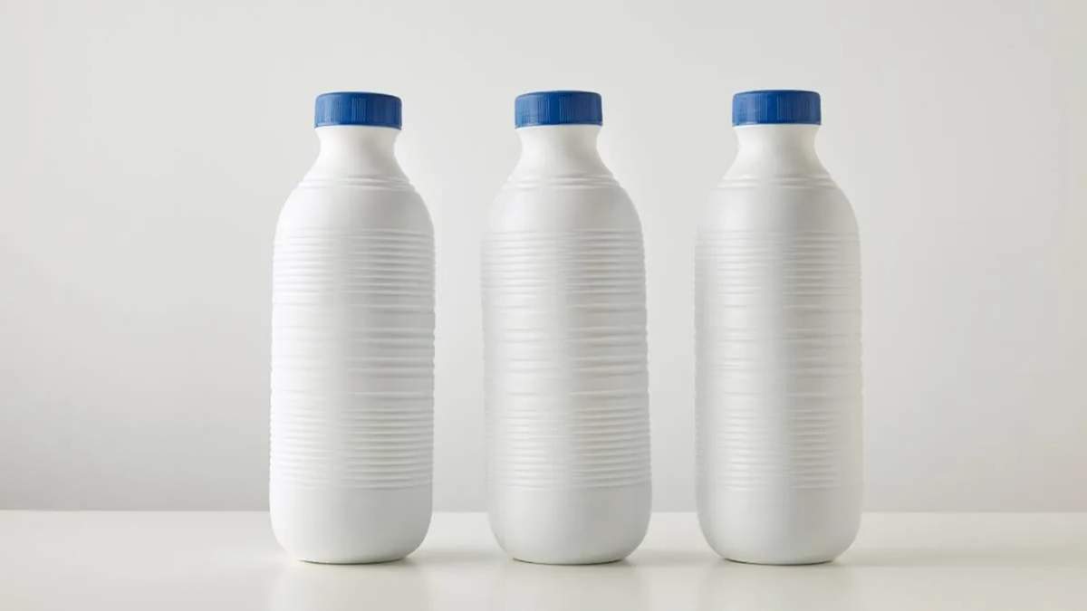 Botellas de leche. Fuente: (X)