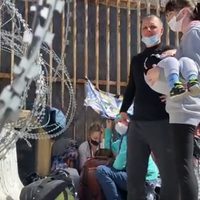 Migrantes rusos y ucranianos piden asilo político a EU desde Tijuana
