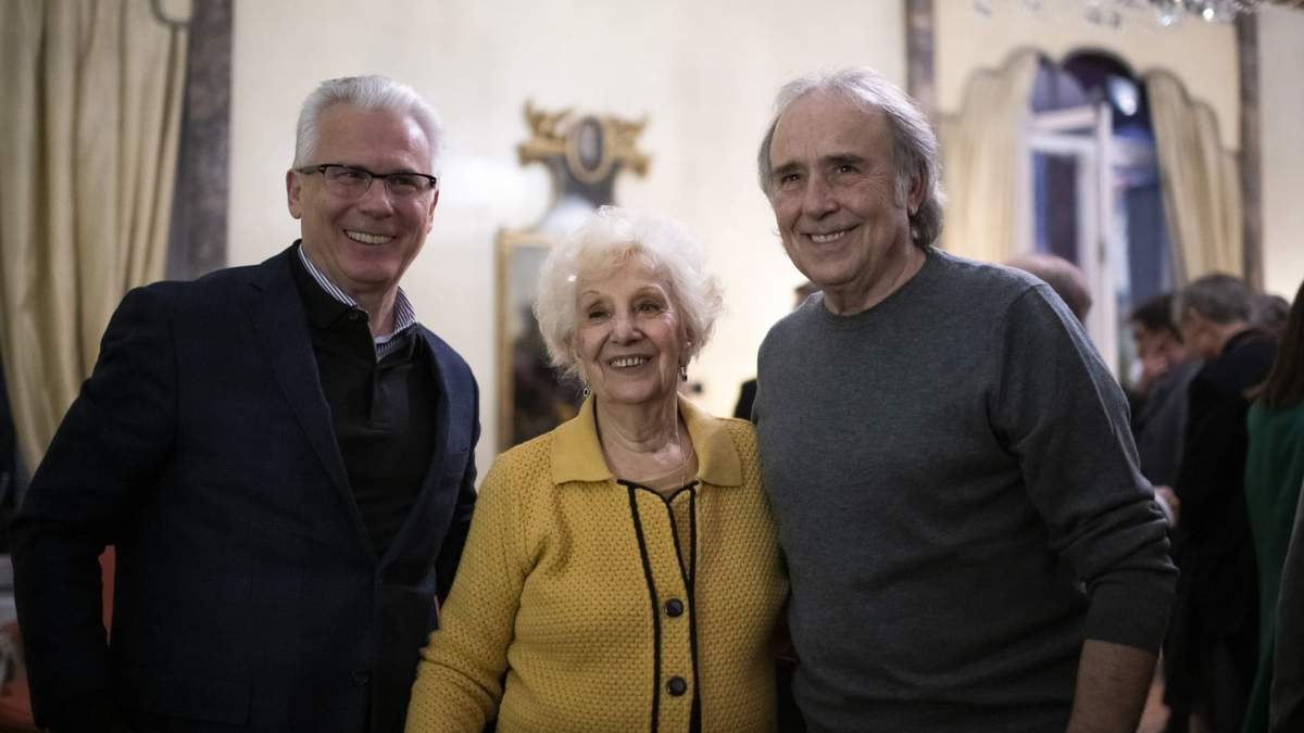 Estela de Carlotto homenajeada en la residencia del embajador argentino en Madrid