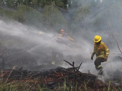 Se registró un importante incendio en la zona de chacras de Centenario