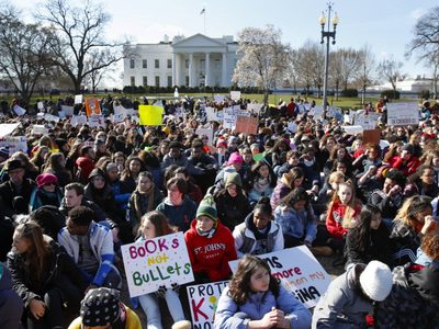 Protestas frente a la Casa Blanca: la policía debió alertar a la Guardia Nacional