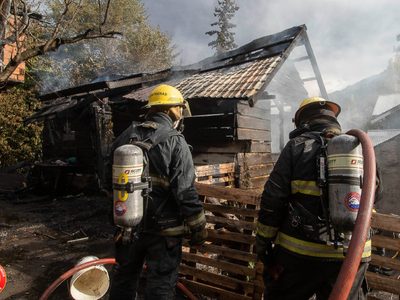 Hubo dos incendios en Neuquén Capital: un hombre terminó hospitalizado