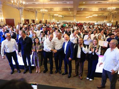 Reconoce Infonavit a Américo Villarreal por liderazgo en construcción de viviendas